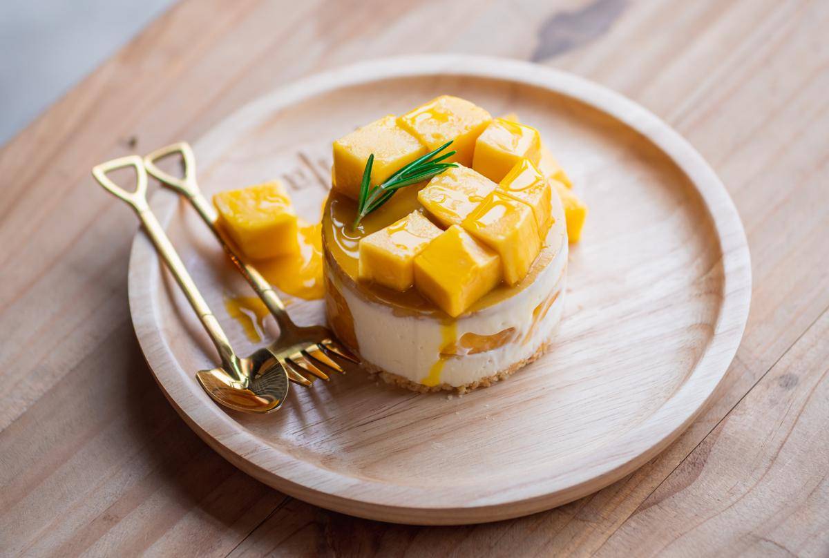 ilustrasi mango cake (vecteezy.com/schwinp)