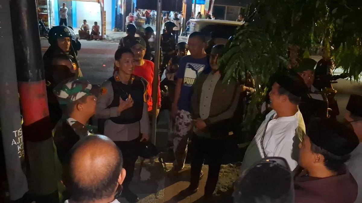 Kapolres Kediri Kota AKBP Anggi Saputra Ibrahim saat berdialog dengan warga. IDN Times/istimewa