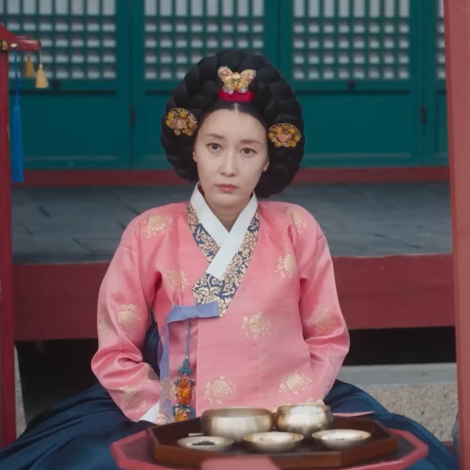 cuplikan drakor Bon Appétit, Your Majesty