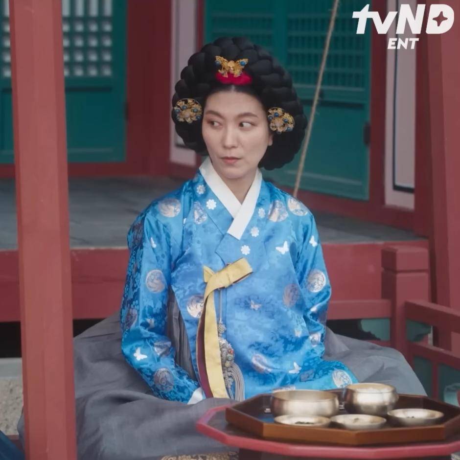 cuplikan drakor Bon Appétit, Your Majesty