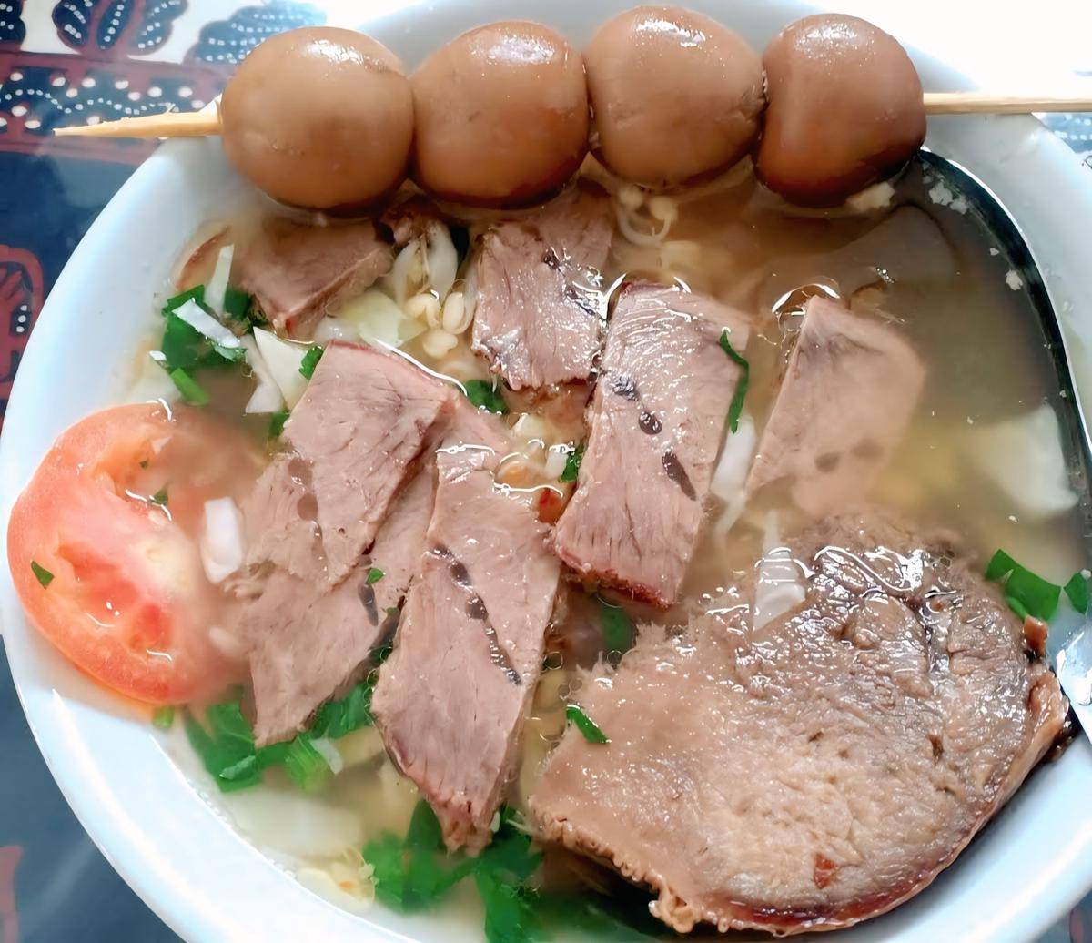 Soto Pak Mustofa (google.com/maps/Nabila Yasmine)