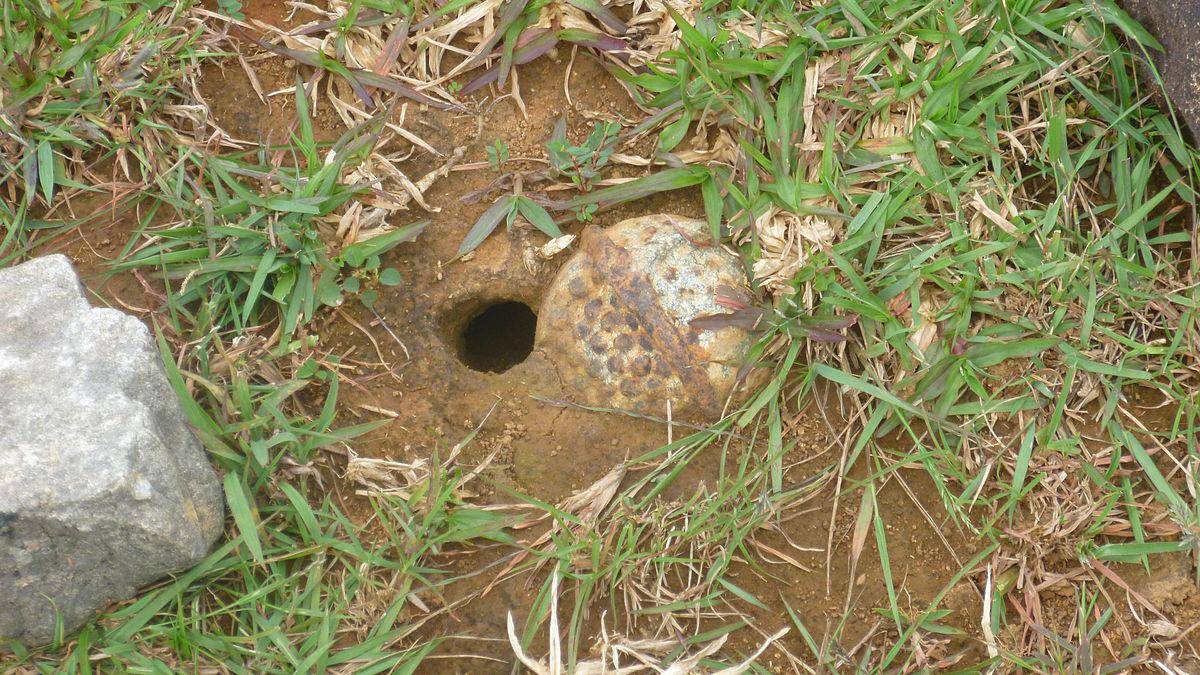 potret bom tandan submunisi yang belum meledak di Plain of Jars