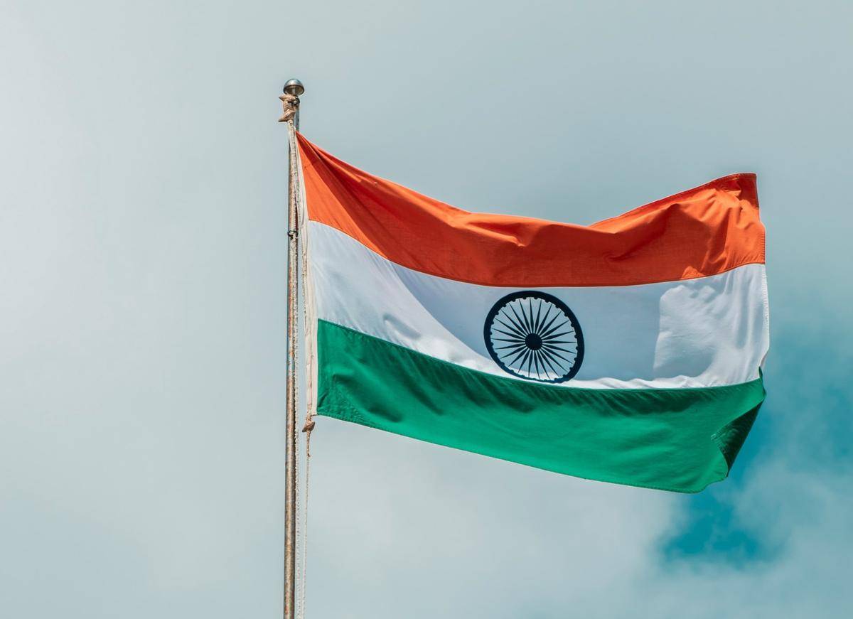 Bendera India. (unsplash.com/aboodi_vm)