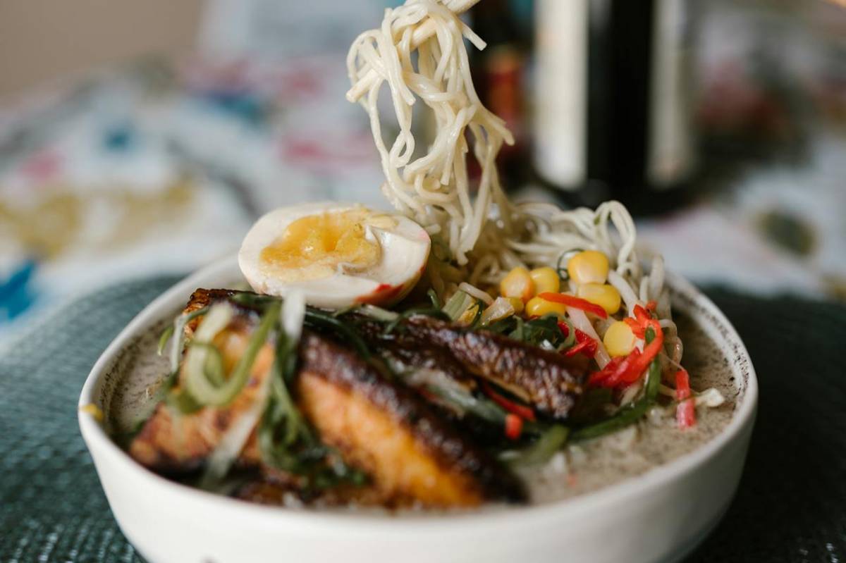 ilustrasi niku yasai ramen 