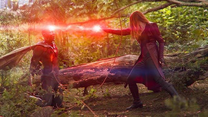 Scarlet Witch menghancurkan Mind Stone.