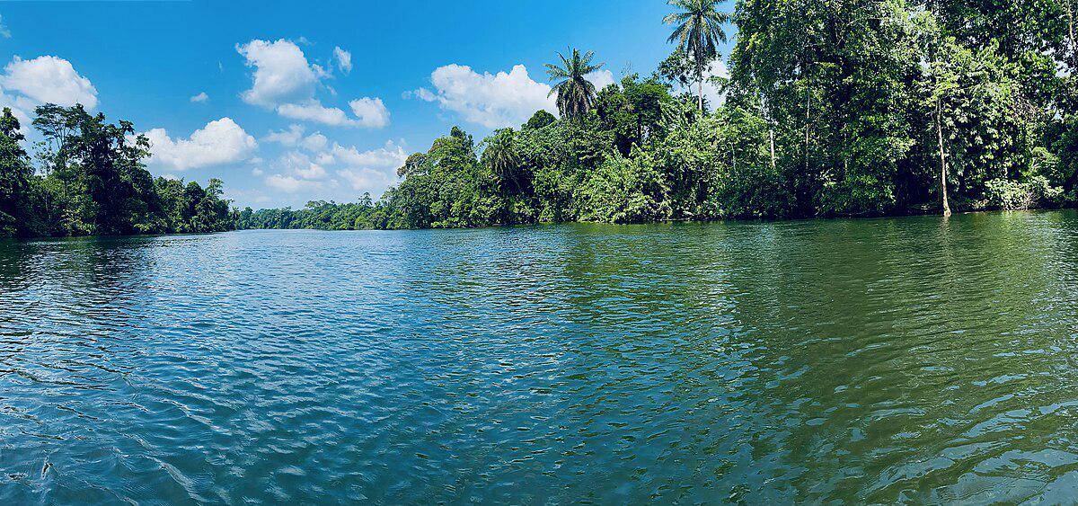 potret rute laut lepas menuju Taman Nasional Korup