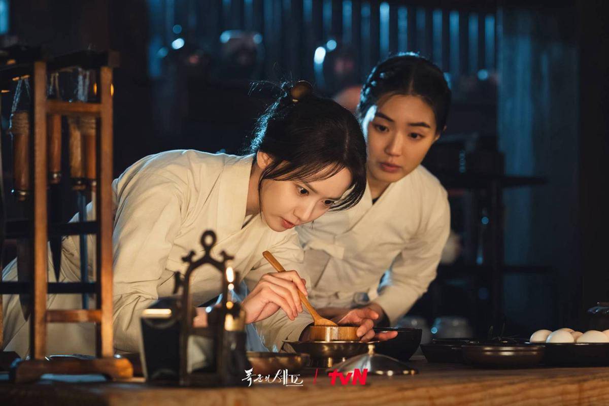 Cuplikan drama Korea Bon Appetit, Your Majesty (dok. tvN/Bon Appetit, Your Majesty)