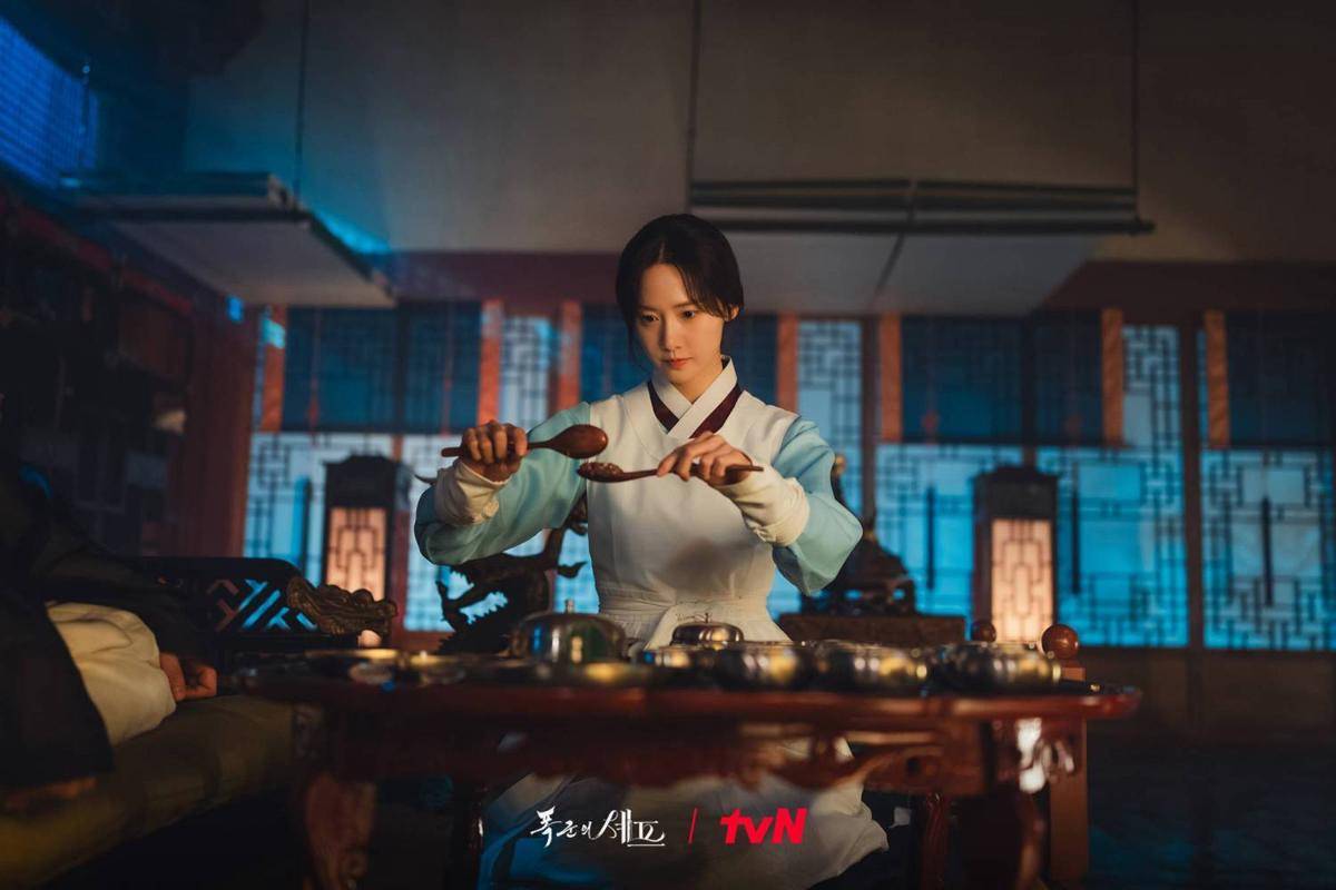 Cuplikan drama Korea Bon Appetit, Your Majesty (dok. tvN/Bon Appetit, Your Majesty)