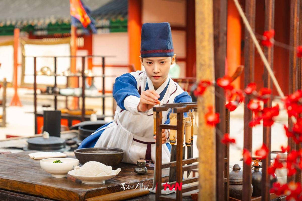 Cuplikan drama Korea Bon Appetit, Your Majesty (dok. tvN/Bon Appetit, Your Majesty)