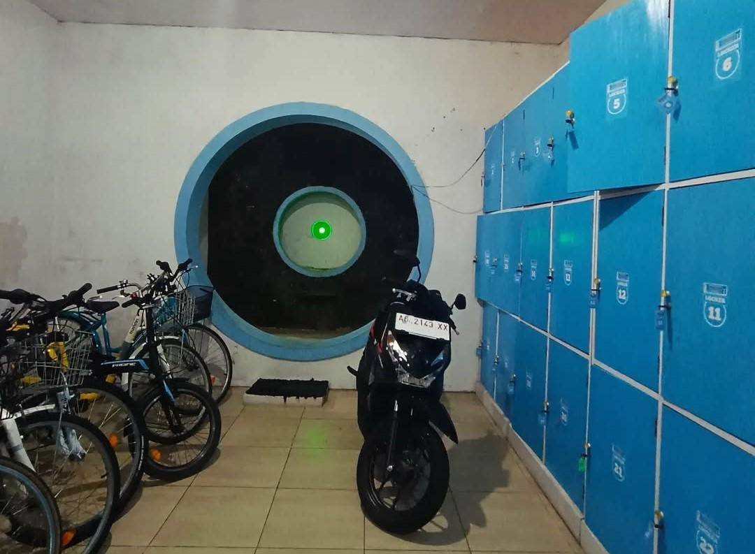tempat penyimpanan yang ada di Malioboro Locker dengan desain loker biru (instagram.com/penitipankoperdanbarangjogja)