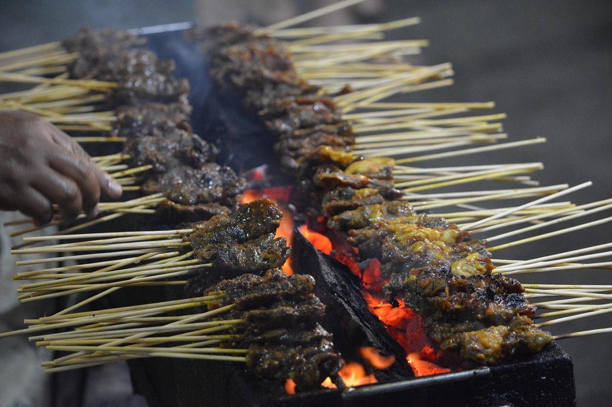 Ilustrasi sate kambing (Pixabay/Jude Joshua)