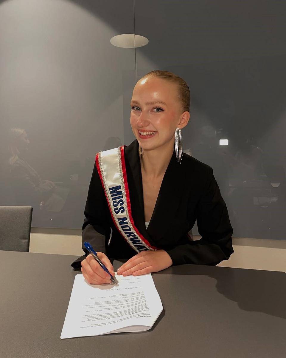 potret Leonora Lysglimt-Rødland, Miss Universe Norwegia 2025 (instagram.com/officialmissnorway)