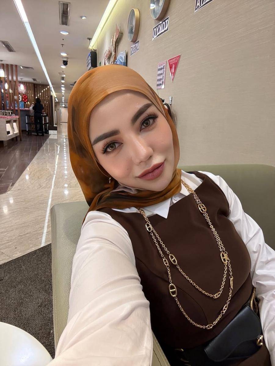 Gaya makeup Bella Shofie (instagram.com/bellashofie_rigan)