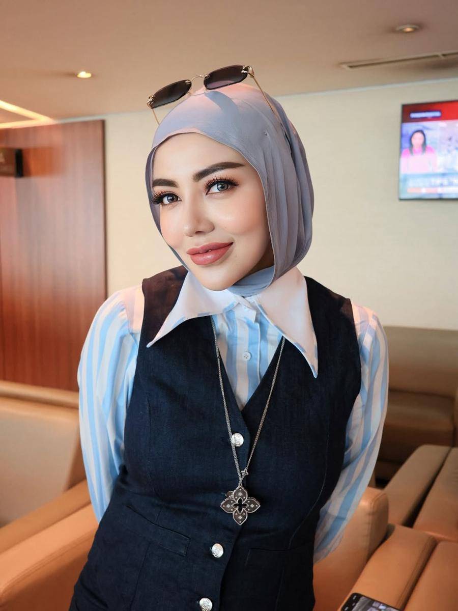 Gaya makeup Bella Shofie (instagram.com/bellashofie_rigan)