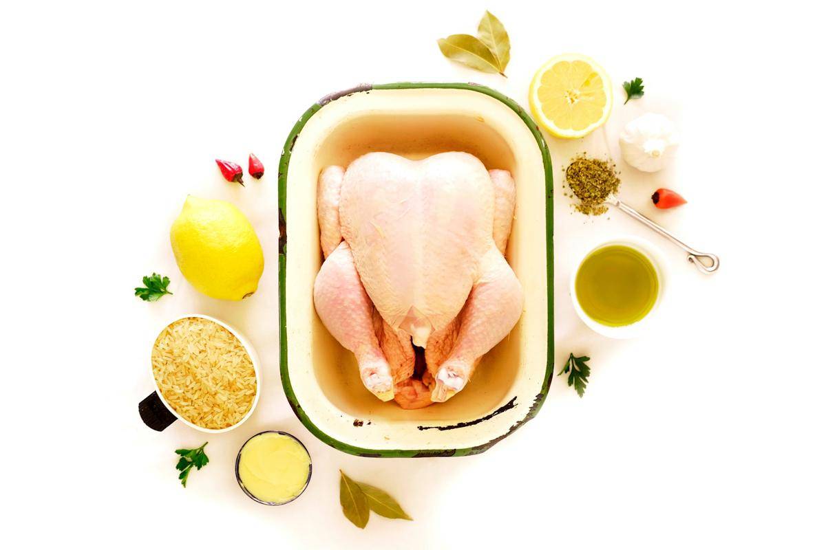 ilustrasi bahan-bahan membuat ayam opor putih (unsplash.com/Sophia Louw)