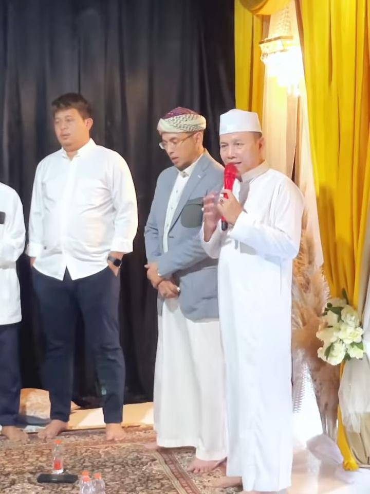 peringatan 1 tahun kepergian keponakan Ayu Ting Ting
