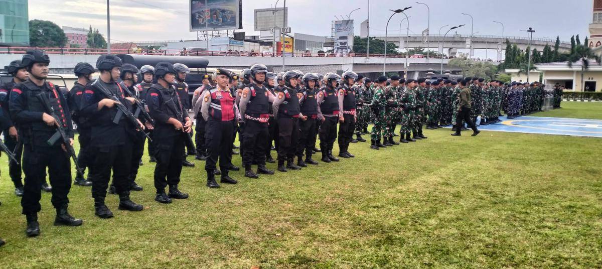 Polda Sumsel dan unsur TNI gelar patroli gabungan cegah perusakan lanjutan di Kota Palembang, Minggu (31/8/2025) malam.