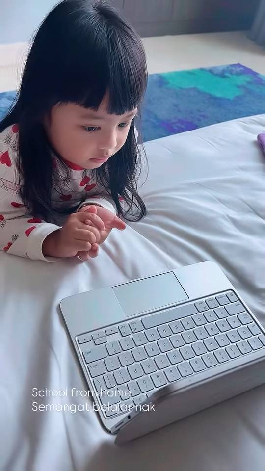 anak artis sekolah online 