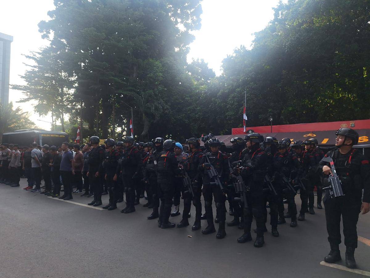 Polda Metro Jaya gelar patroli gabungan di Jakarta pada Senin (1/9/2025) sore