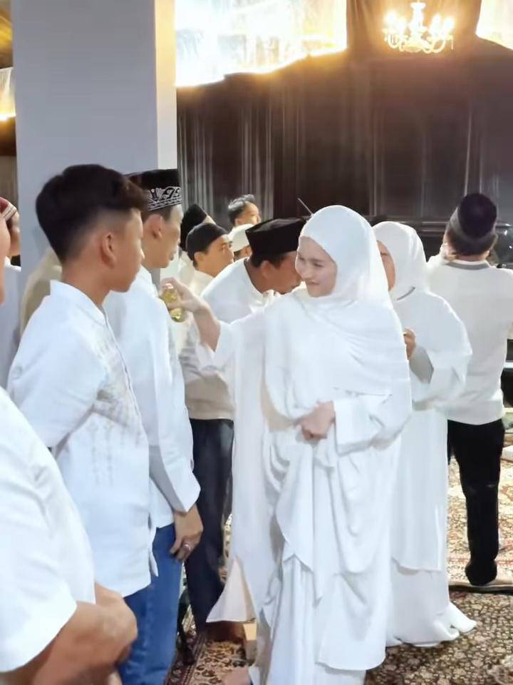 peringatan 1 tahun kepergian keponakan Ayu Ting Ting