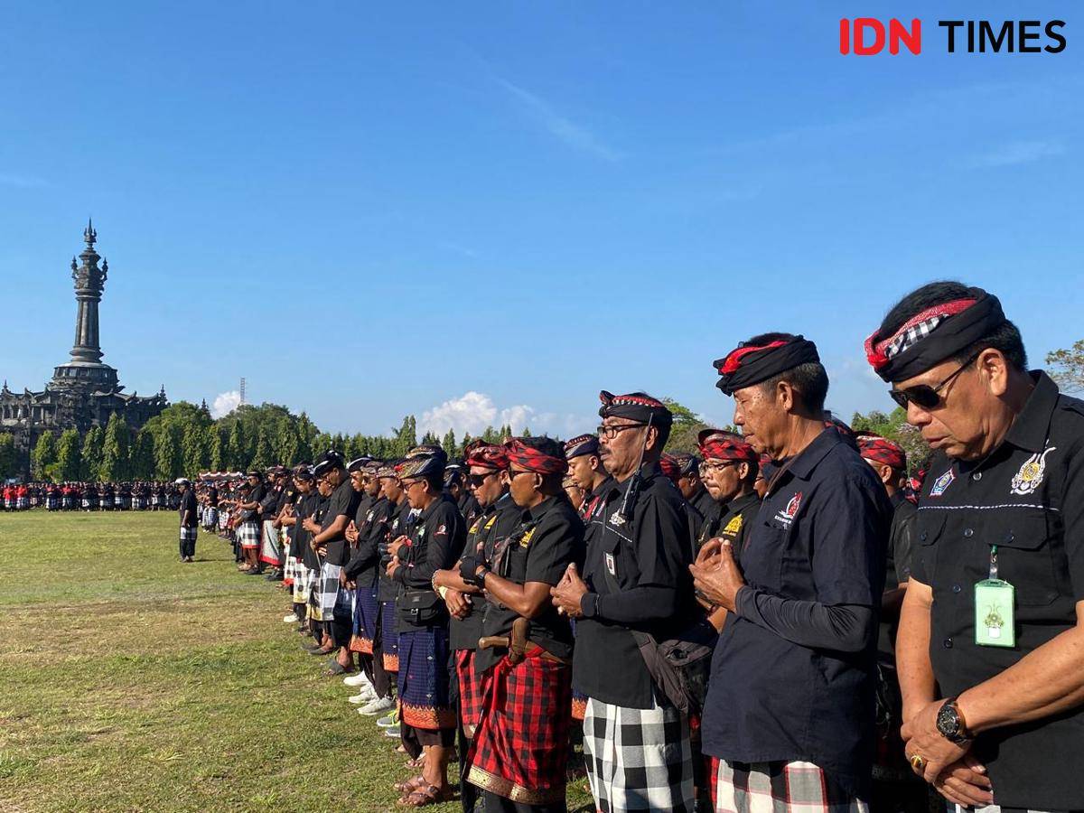pecalang bali.jpg