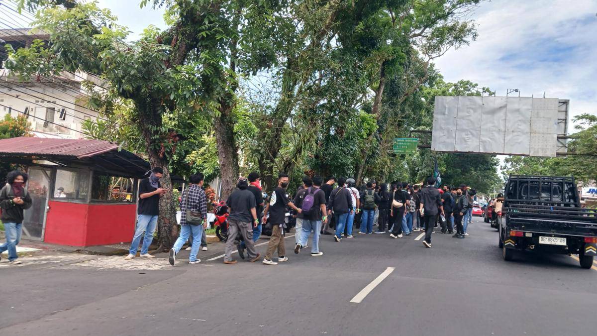 Unjuk rasa di Kota Manado, Sulawesi Utara, Senin (1/9/2025). IDN Times/Savi