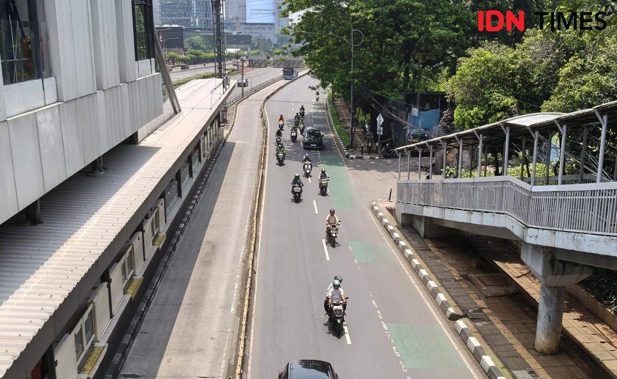 Jalan arteri sekitar Jalan Gatot Subroto arah Cawang