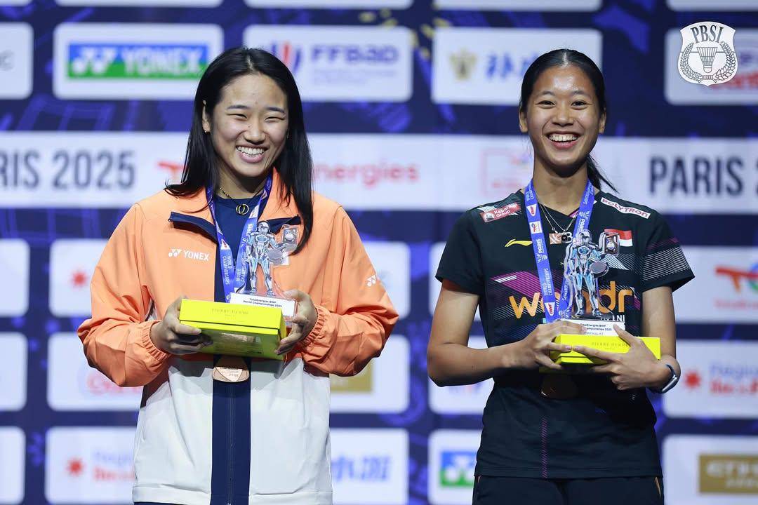 Podium tunggal putri Kejuaraan Dunia 2025-🥇- Akane Yamaguchi 🇯🇵🥈- Chen Yu Fei 🇨🇳🥉- Putri (1).jpg