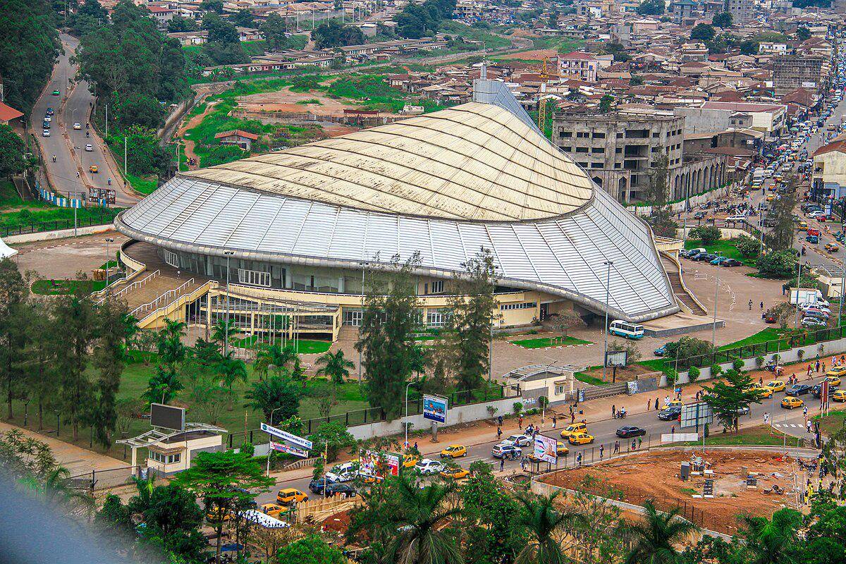 Pemandangan kota Yaounde dari udara