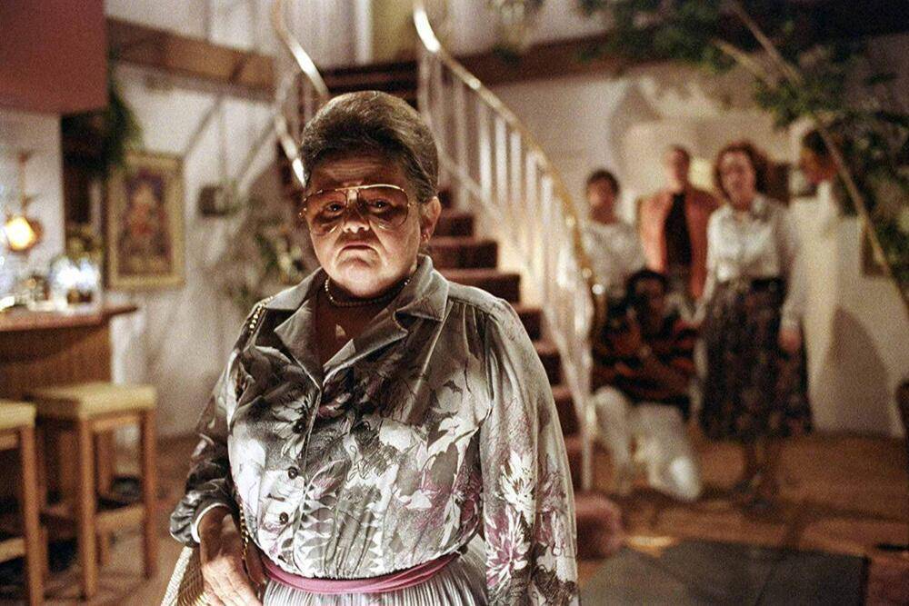 Zelda Rubenstein dalam film Poltergeist