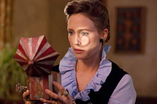 Vera Farmiga dalam film The Conjuring