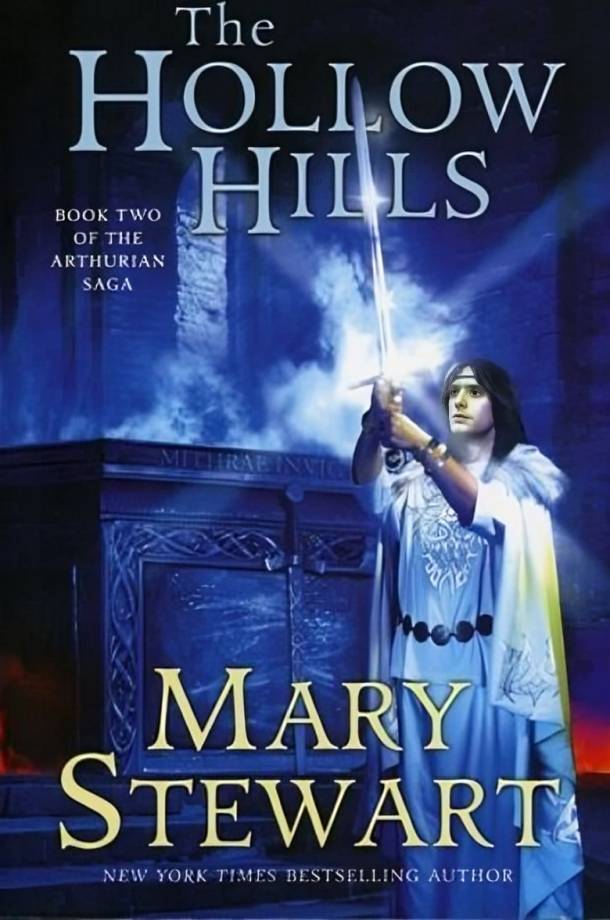 Sampul The Hollow Hills (goodreads.com)