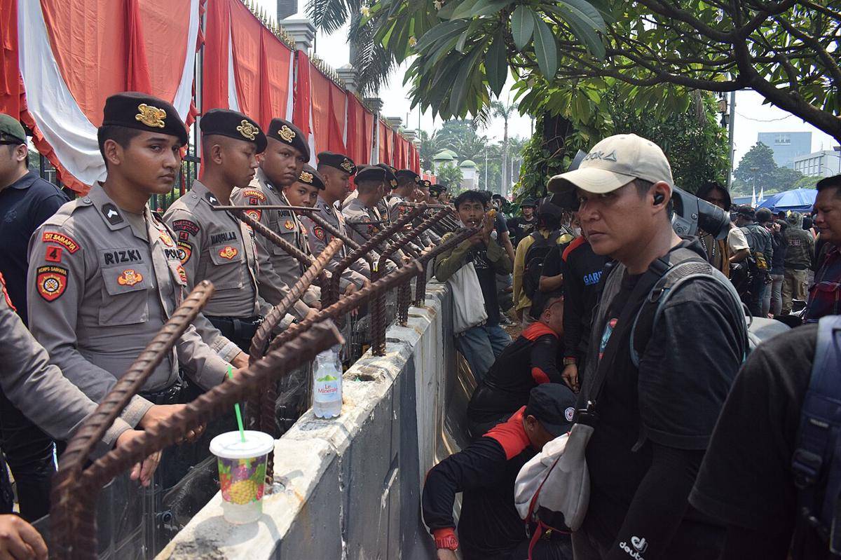 Aksi unjuk rasa di depan kantor DPR menolak revisi UU Pilkada, 22 Agustus 2024