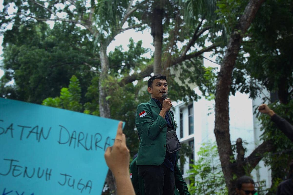 Aksi unjuk rasa penolakan RUU Pilkada di Kota Medan depan gedung DPRD SUMUT (commons.wikimedia.org/Nafisathallah)