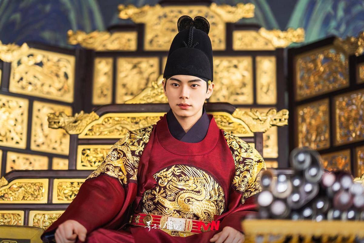 cuplikan drama Bon Appetit, Your Majesty