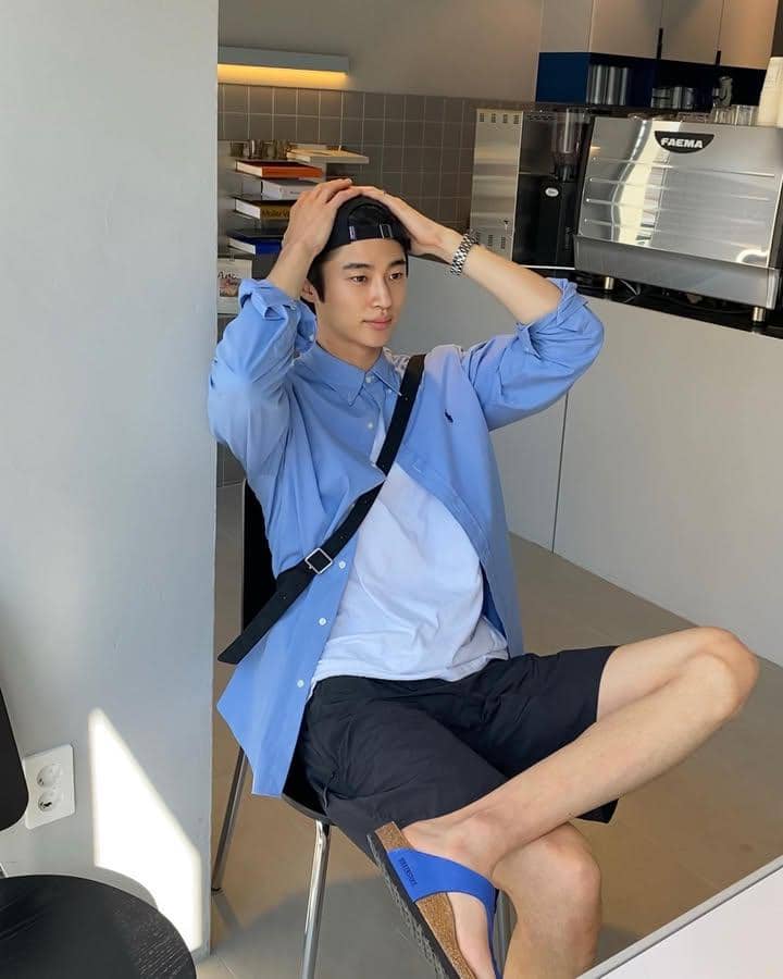 styling plain t-shirt ala Byeon Wooseok (instagram.com/byeonwooseok)