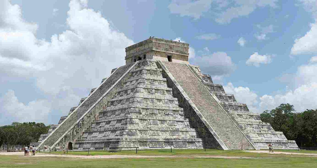 Ilustrasi Chichen Itza di Meksiko 