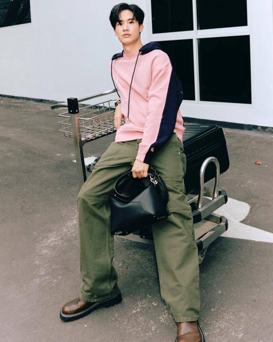 Tas Loewe Koleksi Tay Tawan (instagram.com/tawan_v)