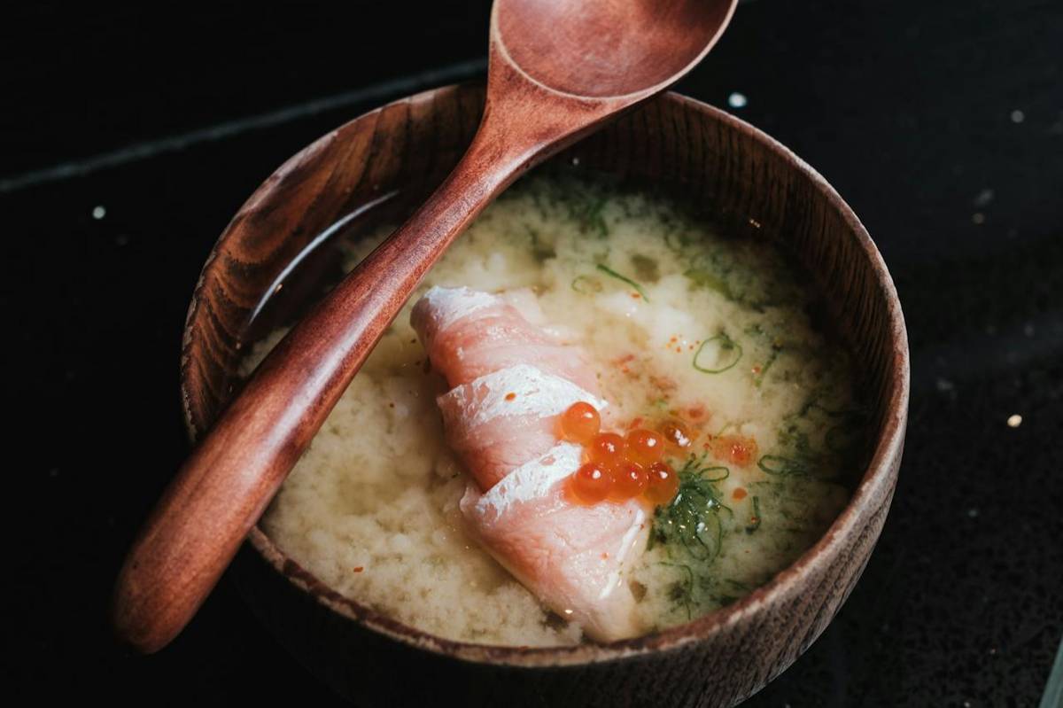 ilustrasi sup miso susu kedelai