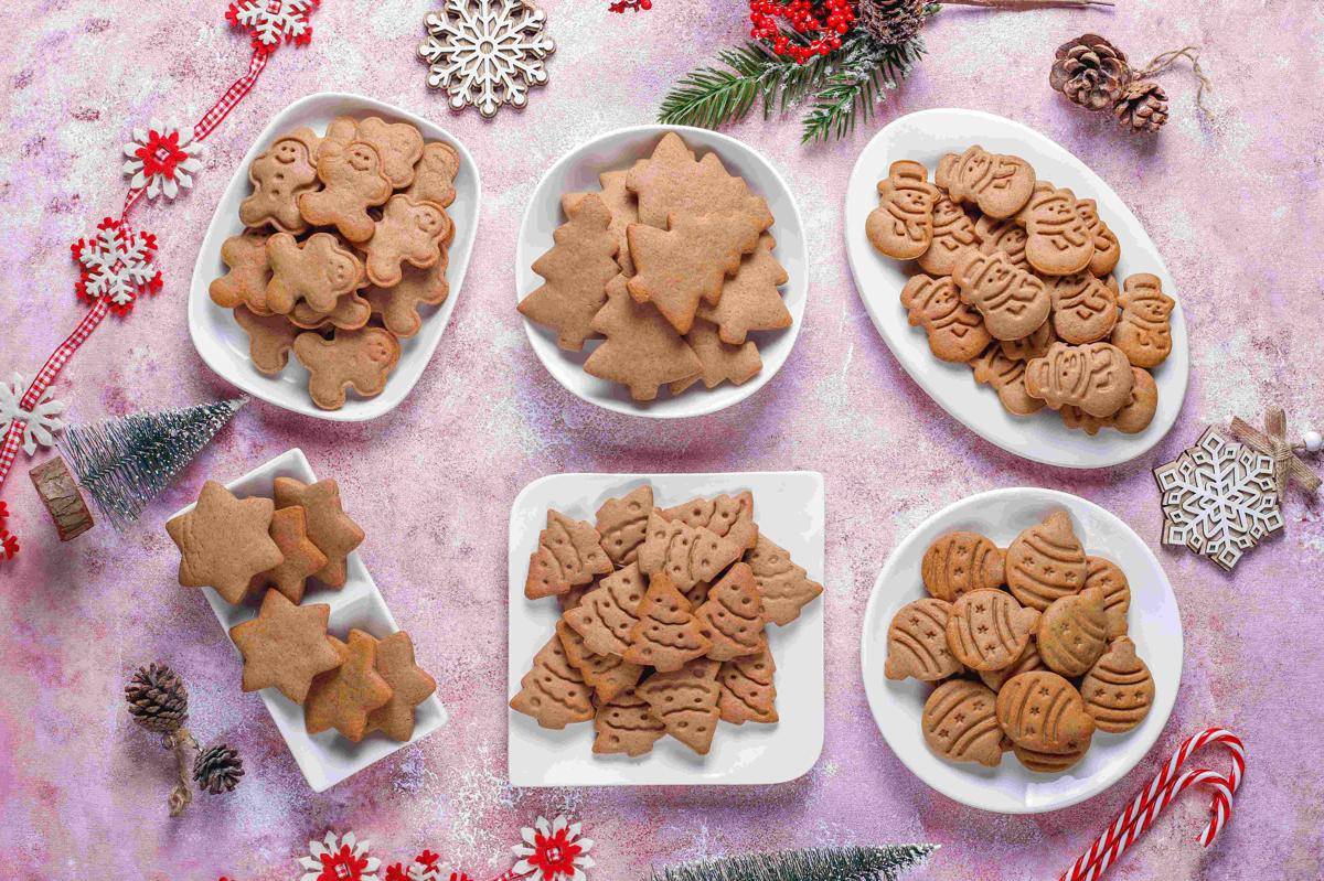ilustrasi gingerbread cookies (freepik.com/azerbaijan_stockers)
