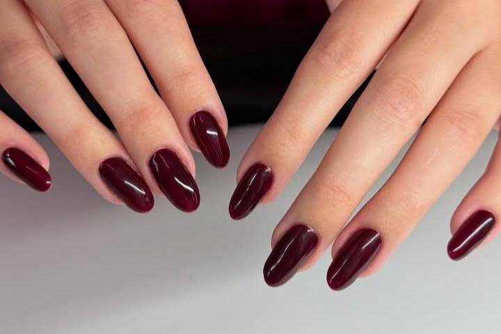 ide tren warna kuku musim gugur (instagram.com/kuypernailart)