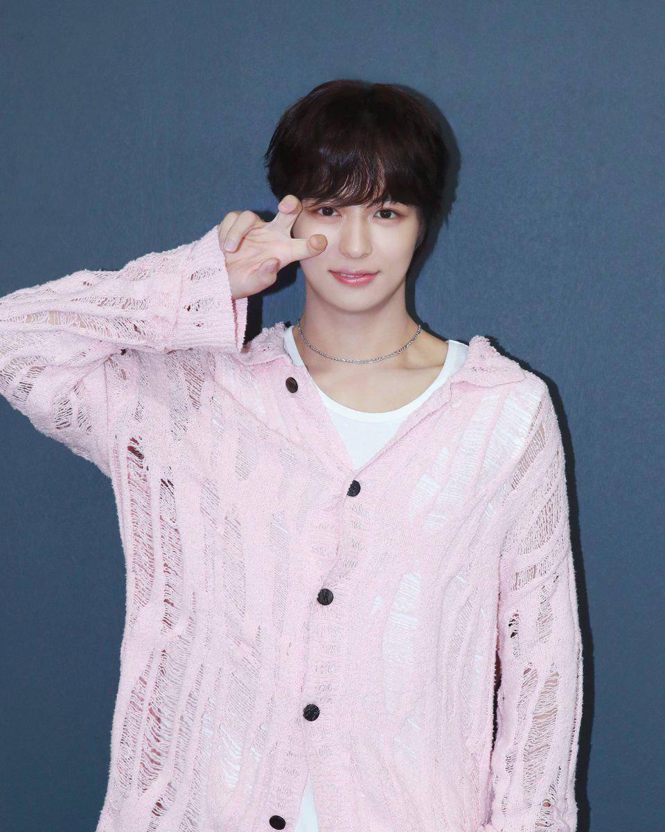 Hyo (x.com/bemyboyz_twt)