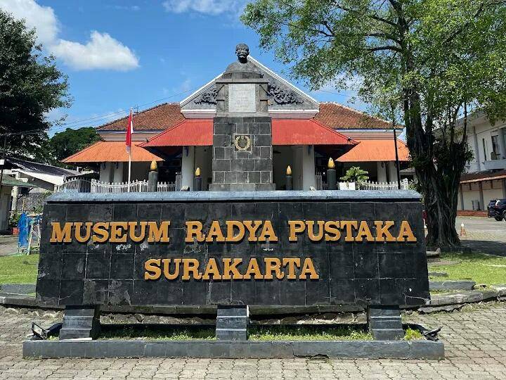 Museum Radya Pustaka, Solo (google.com/maps/Happy Indah Kusumawati)