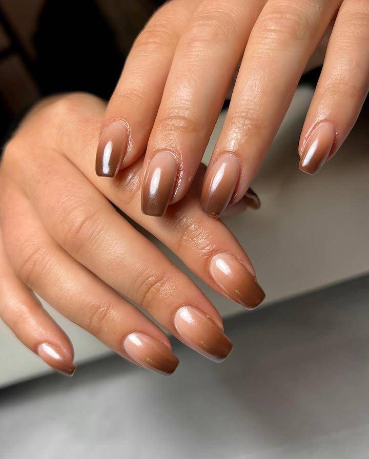 ide tren warna kuku musim gugur (instagram.com/learnahstarbuck_nailartist)