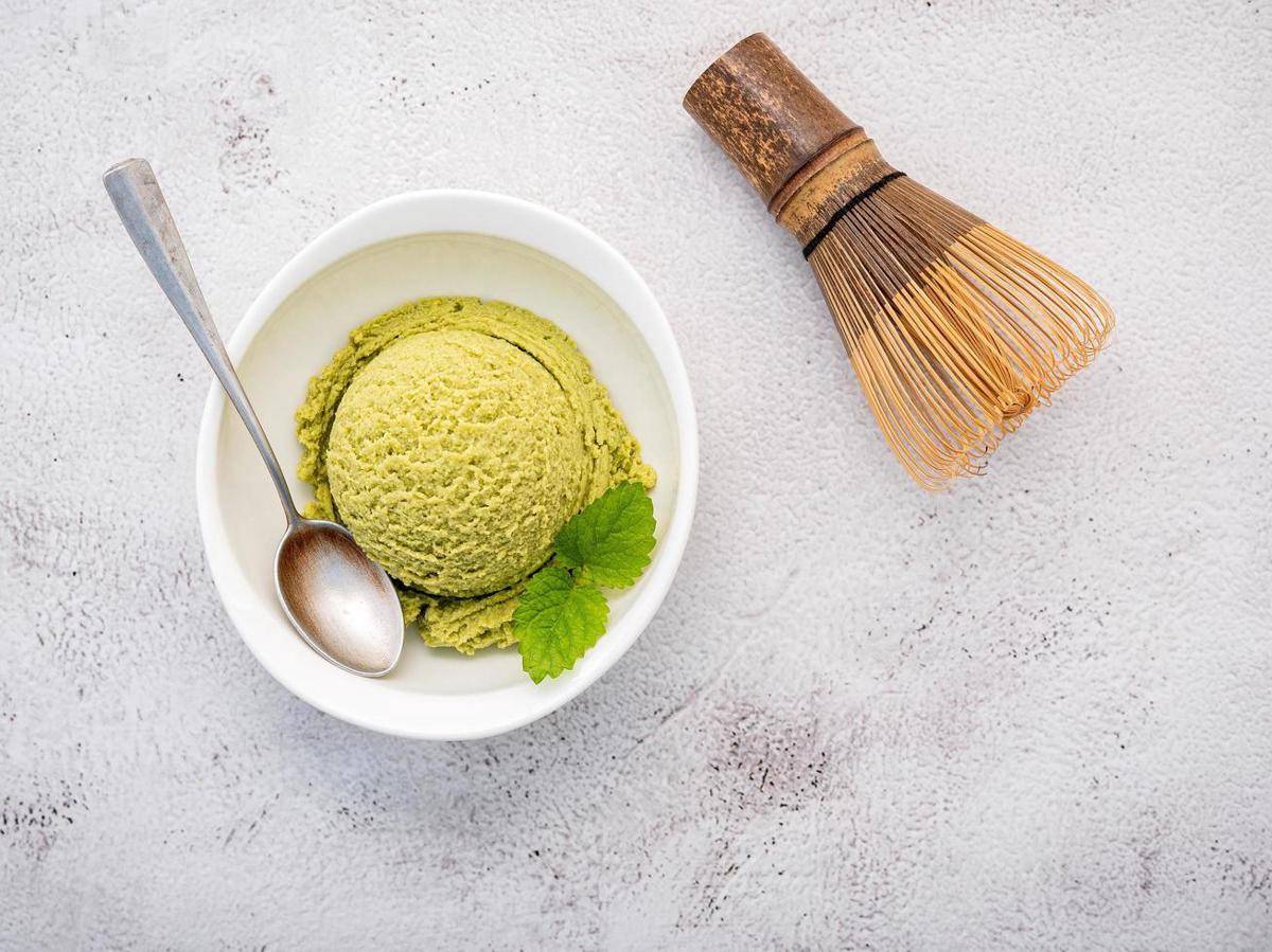 ilustrasi makanan manis yang ternyata lebih enak dicampur matcha 