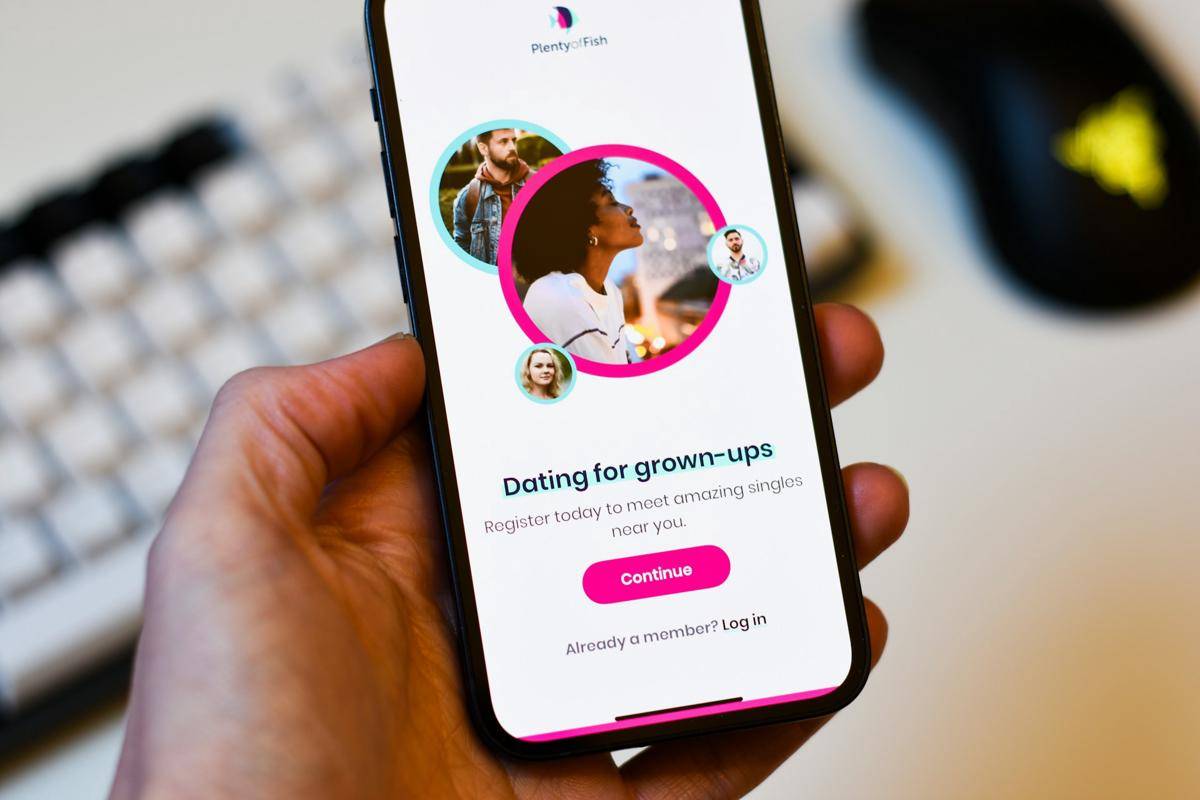 Ilustrasi aplikasi kencan (unsplash.com/Nik)