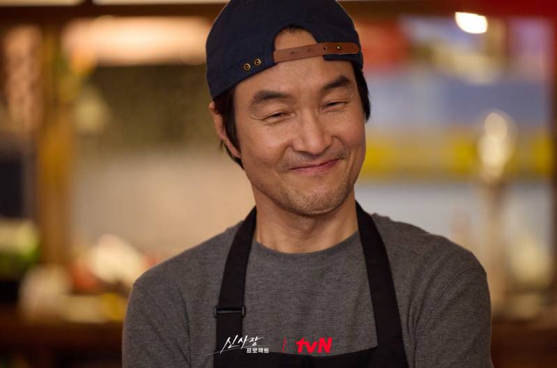 Potret Park Hee Soon saat membintangi drama Korea Confidence Queen Han Suk Kyu di drama Shin's Project (Dok. tvN/Shin's Project)