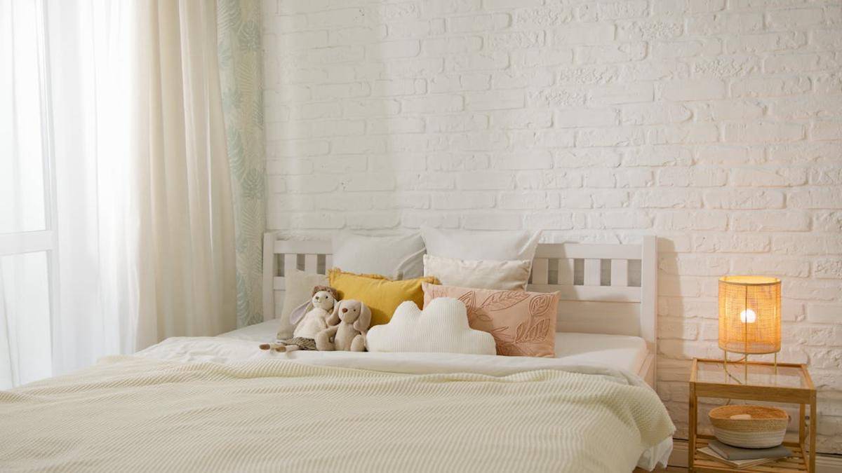 Trik Menata Kamar Tidur agar Nyaman dan Gak Sumpek (Pexels.com/ Artem Podrez)