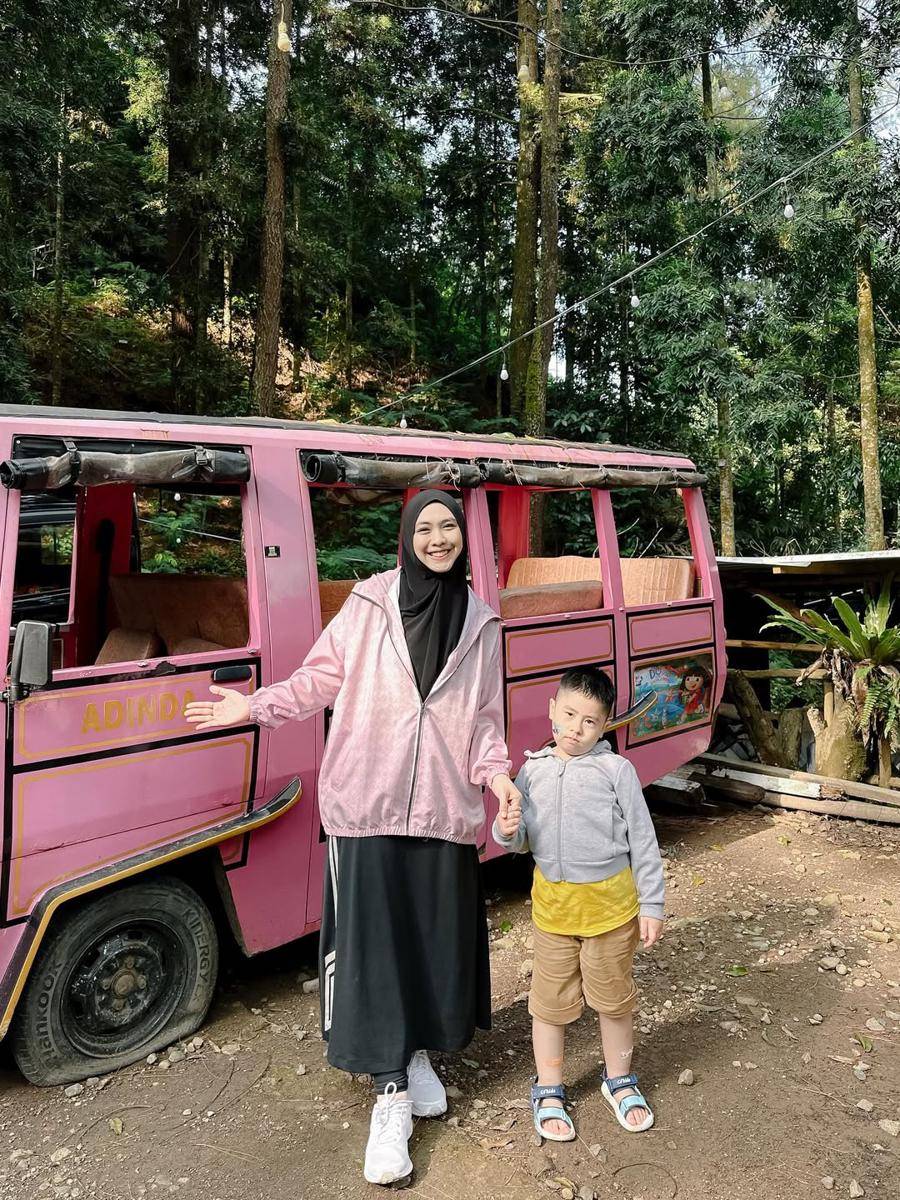 potret Oki Setiana Dewi liburan