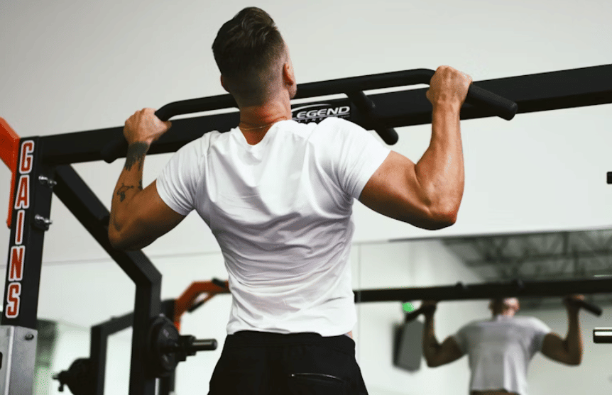 ilustrasi pria fitness (unsplash.com/Gordon Cowie)